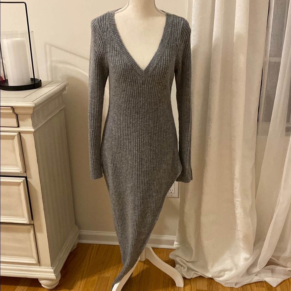 VENUS Elegant Gray Knit sweater